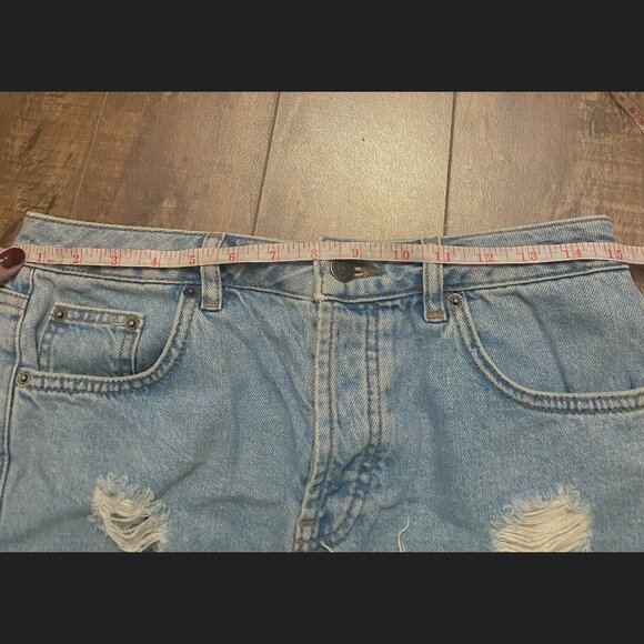 Distressed Denim Shorts - Picture 3 of 4